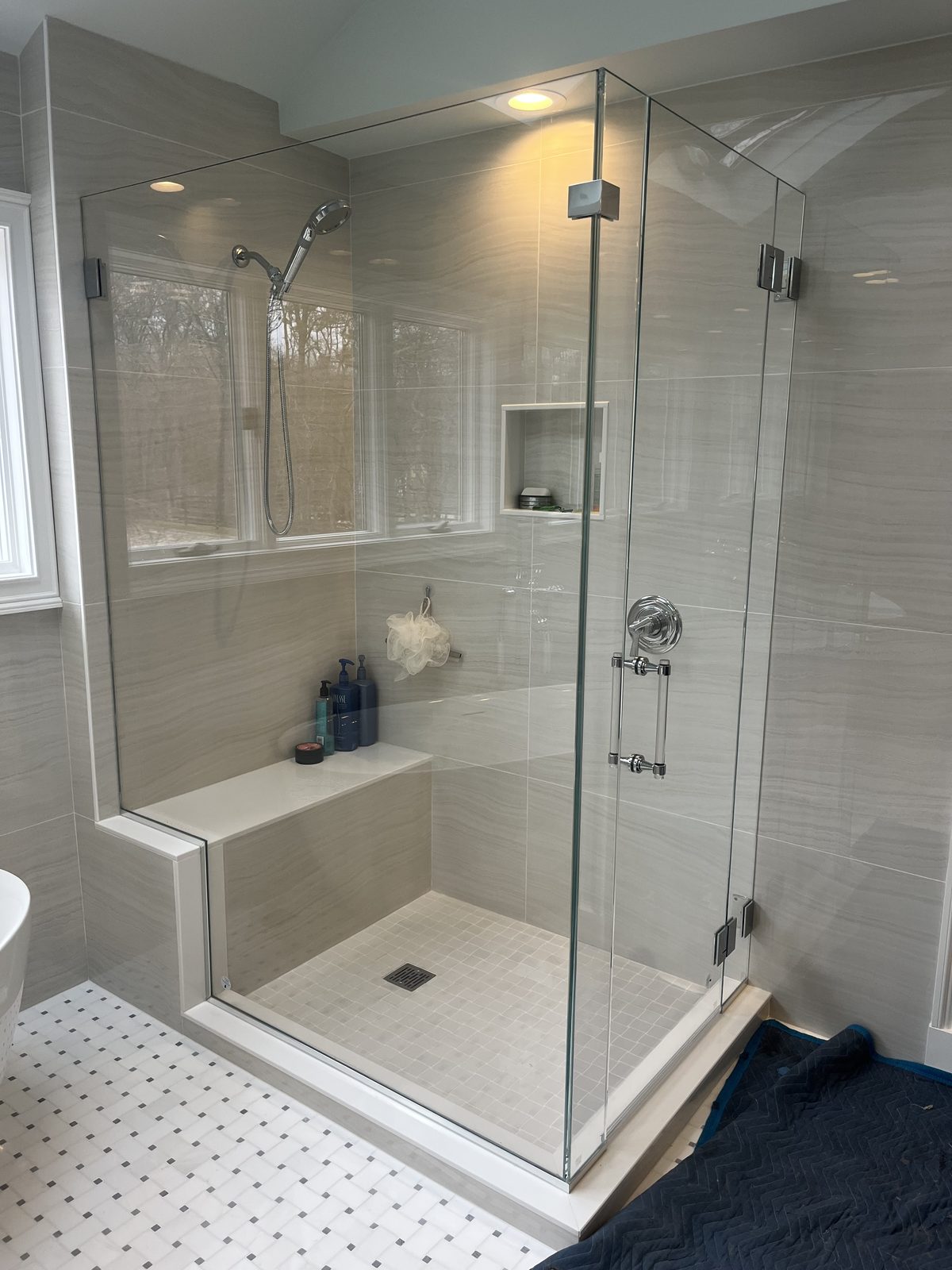 Corner Shower with Bench
