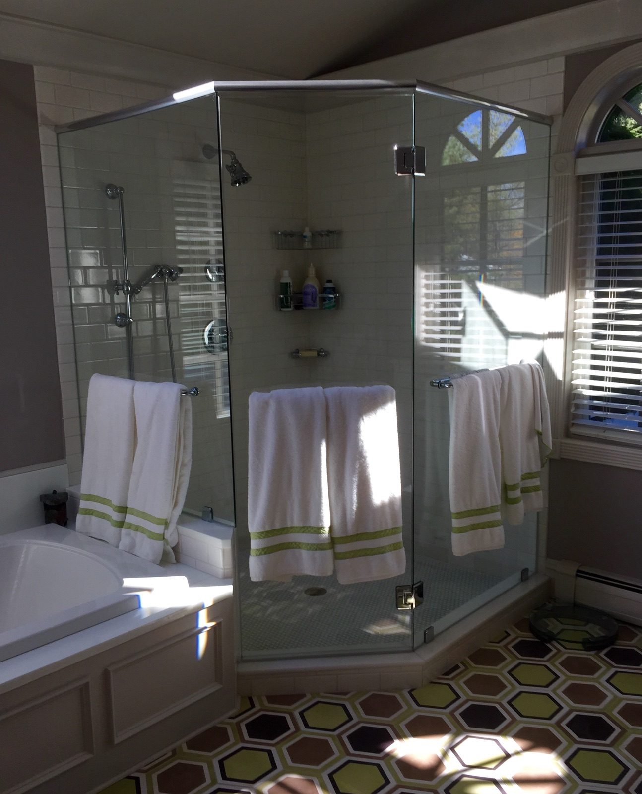 Neo-Angle Shower